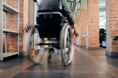 Kostenloses Stock Foto zu aufnahme von unten, beeinträchtigung, behindert